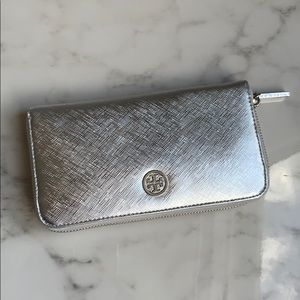 Tory Burch Silver Zip Wallet